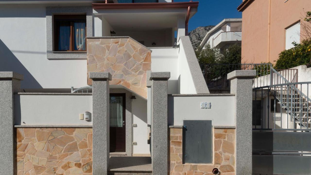 Casa Dei Lecci - Cala Gonone Lägenhet Exteriör bild